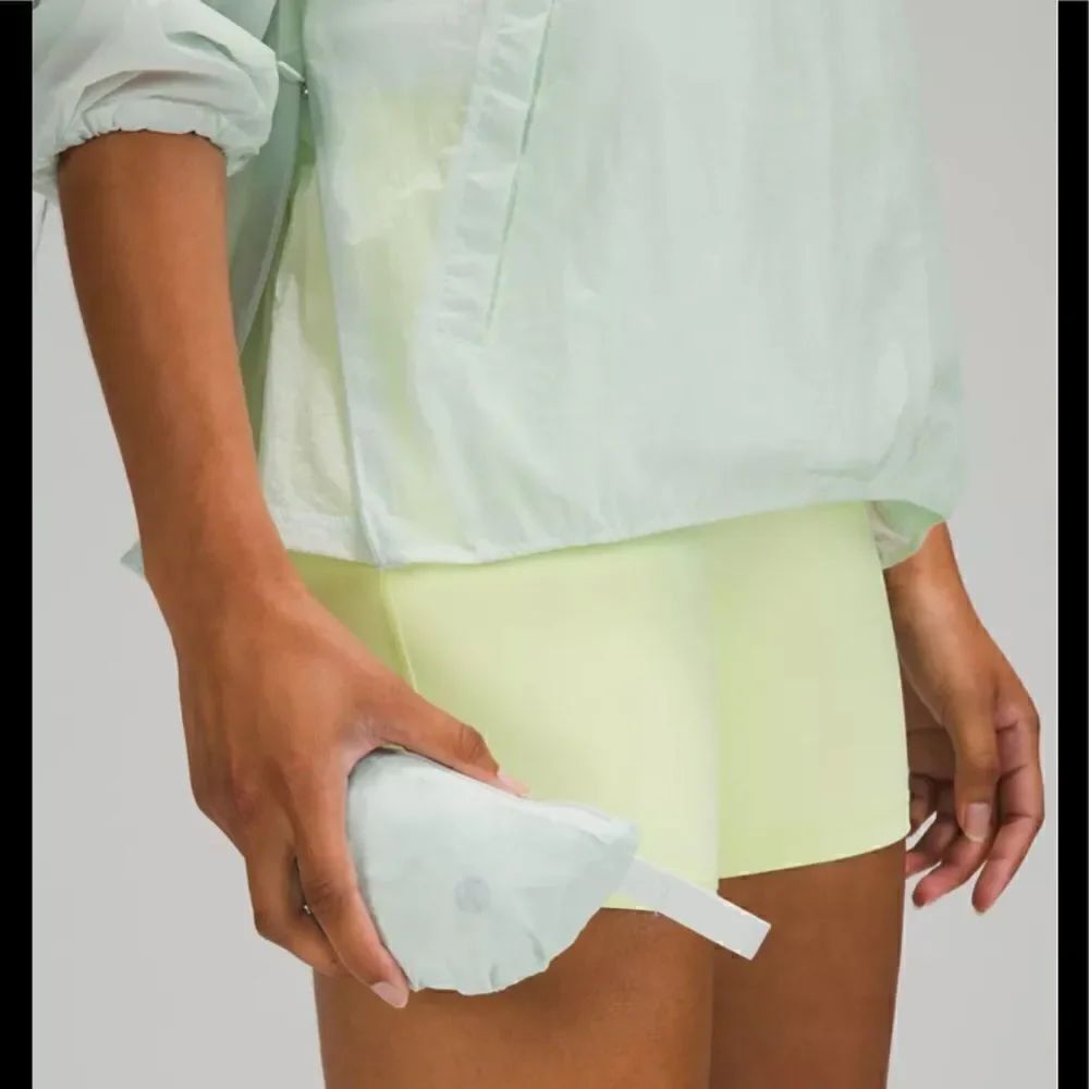 - Lululemon Step Out High-Rise Short 3" - Picture 6 of 12
